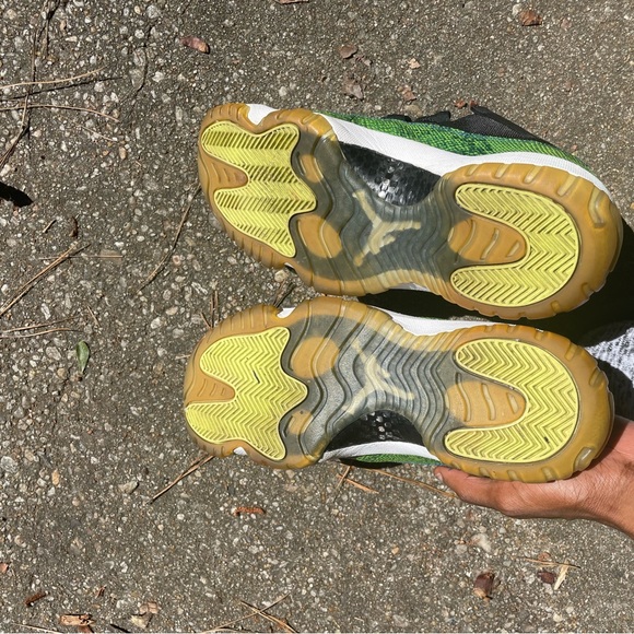 Jordan 11 Retro Low Green Snakeskin
Size 8.5 - Picture 5 of 7